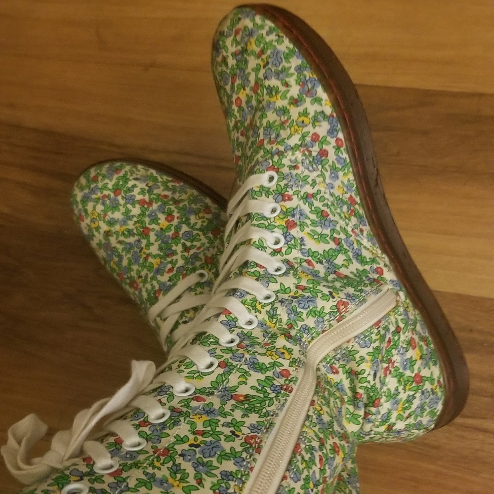 Dr Martens Green flower canvas boot